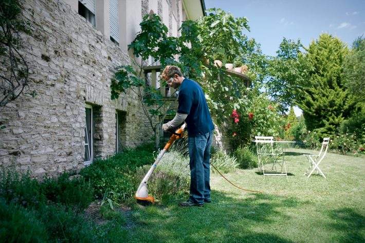 COUPE BORDURE STIHL FSE 31