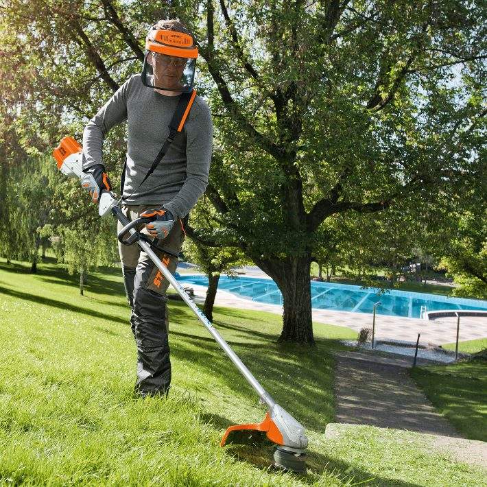 DEBROUSSAILLEUSES FSA 90 R STIHL