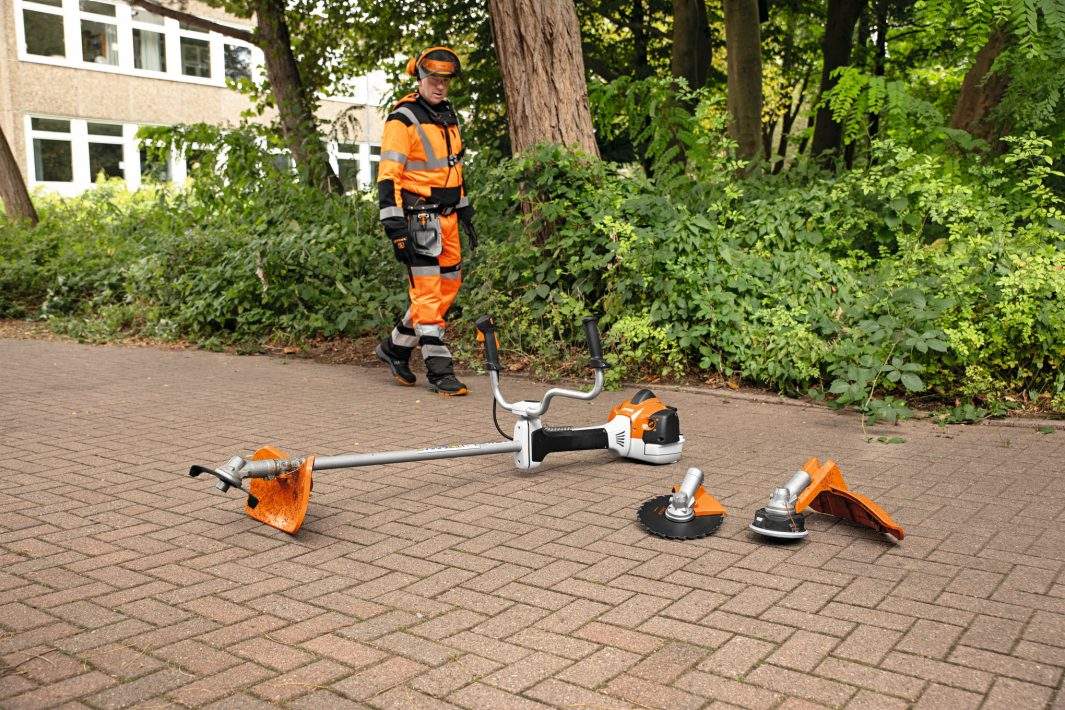 DÉBROUSSAILLEUSE THERMIQUE STIHL FS 561 C-EM